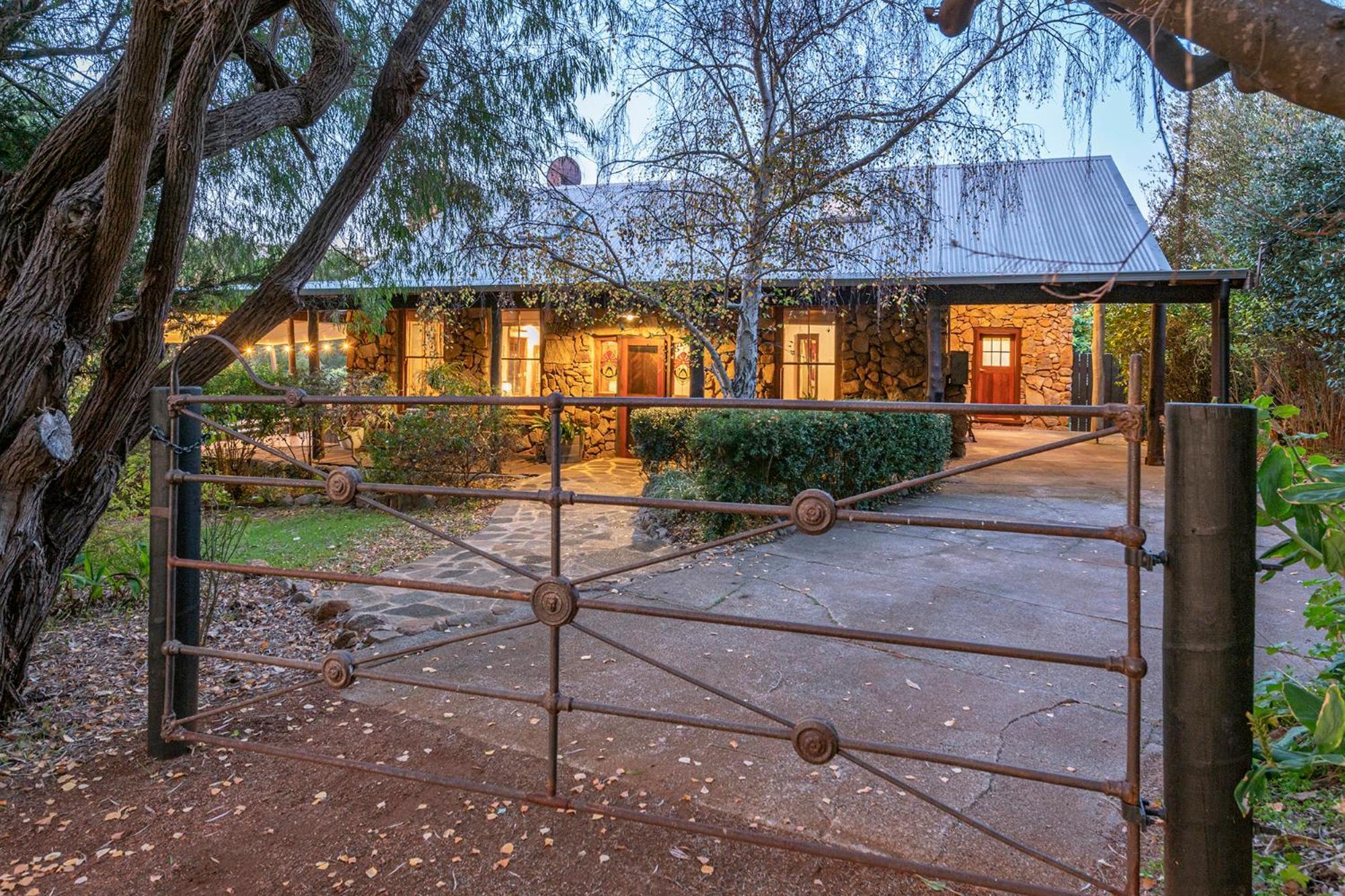 The Enchanted Stone Cottage Margaret River Exterior photo